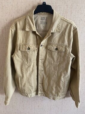 Men's Tan (or khaki colored) Jean Jacket